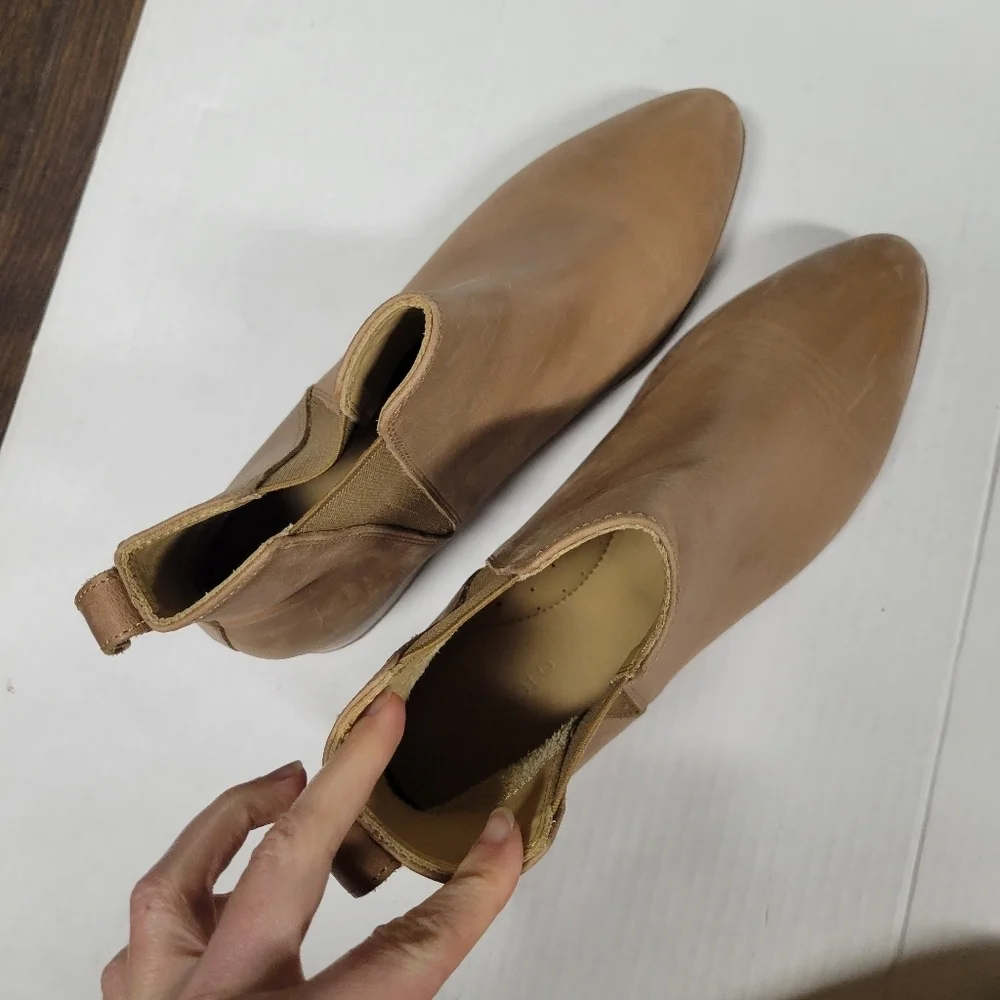 Nisolo Everyday Chelsea Boot Suede Sand Size 8.5
